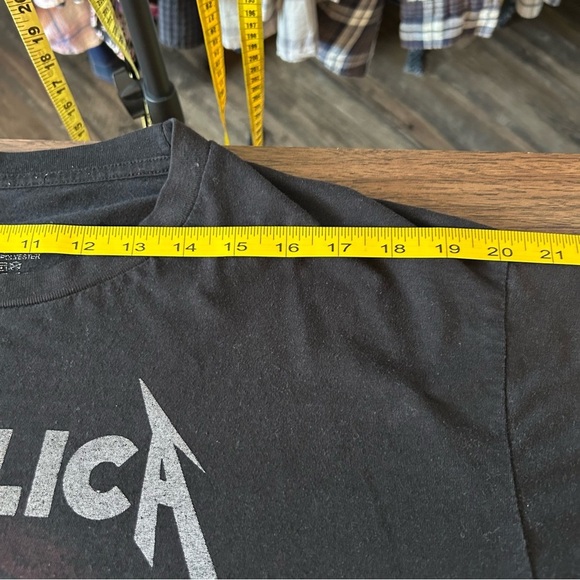 💕 Metallica Black Graphic T-Shirt XL *hole - Picture 6 of 8